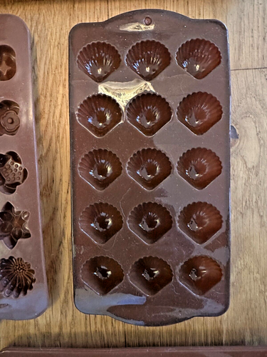 Seven Silicone Chocolate, Ice Mould Trays, Hearts, Shells, Shoes, Stars, Flowers - Picture 4 of 6