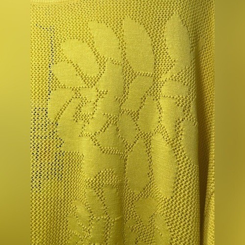 NWT Future Collection Yellow Oversized Sweater with Floral Design 2x - Picture 4 of 7