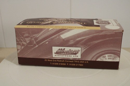 Gems & Cobwebs Classic Cars 1:43s GC48C Jaguar XK140 Fixed Head Coupe - Cream - Picture 8 of 8