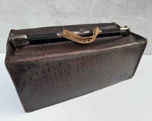 Vintage Leather Doctor's Bag, Medical Satchel, Brass Frame Gladstone Style - Picture 5 of 15