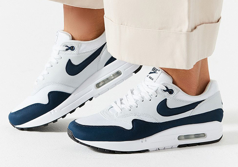 DS Air Air DS Max 1 NAVY 319886-104 UK6 c7b9c8 DS Air Air DS Max 1 NAVY 319886-104 UK6 c7b9c8