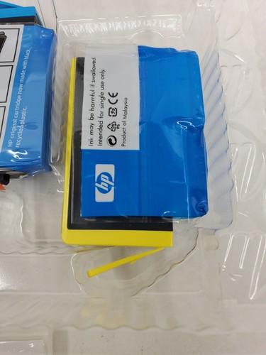 HP 564 3-Pack Ink Cartridges + Photo Paper Cyan/Magenta/Yellow EXP: 08/2018 - Picture 5 of 10