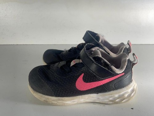 Nike Kids Boys Trainers Size 8.5/26 Black Running Casual/Sports Shoes -E9