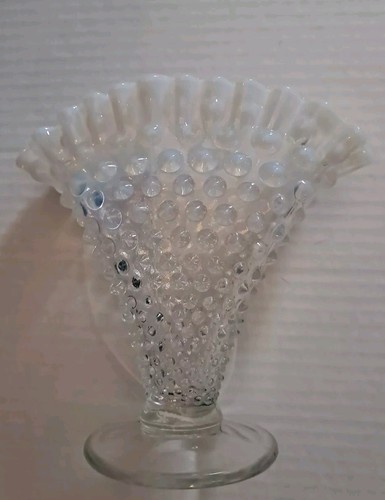 Vintage Fenton Moonstone Hobnail Fan Vase Ruffled 6" Milky White Opalescent - Picture 2 of 5