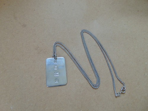 LARGE VINTAGE STERLING SILVER INGOT PENDANT LONDON 1977 & 25" SILVER CHAIN - Picture 11 of 13