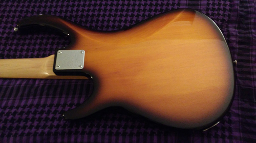 Peavey Milestone iii Bass Guitar (4 String) Vintage Burst - Picture 4 of 8