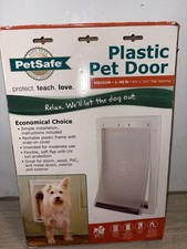 PetSafe Plastic Pet Door Medium size suitable for pets up to 40 lbs Brand New