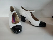 Susan Bennis Warren Edwards Sz 36.5 Black White Cap Toe Mary Jane Heels