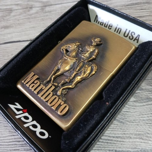 VINTAGE ZIPPO MARLBORO COWBOY ON HORSE BRASS LIGHTER w/BOX - Picture 6 of 10