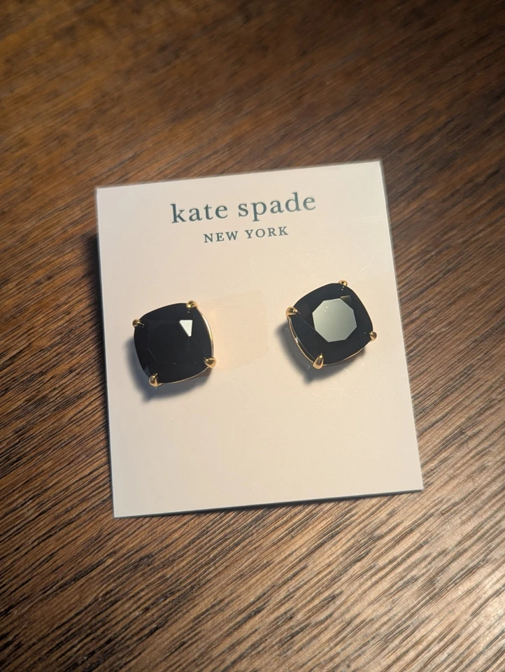 Aretes Kate Spade New York negros y dorados Foto 4 de 4