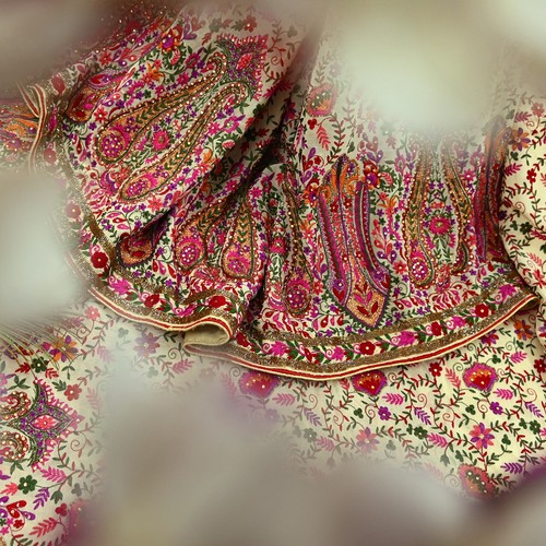 Pre-owned Heavy Sari Beige Pure Georgette Silk Hand Embroidered Abu Jani Sarees - Picture 11 of 20