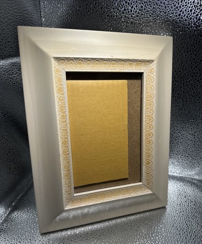 Vintage Rare Woods 5” X 7” Beige Wooden Picture Frame Beautiful Ornate Design - Picture 2 of 10