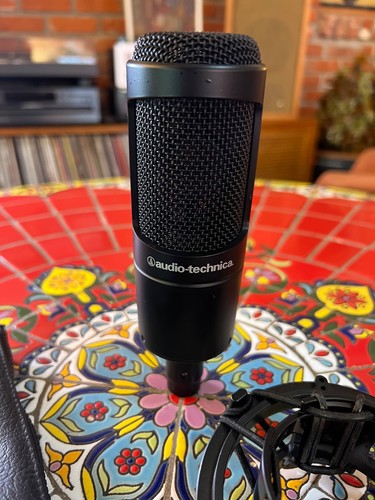 Audio-Technica AT2035 With Shock and Bag - Picture 2 of 10