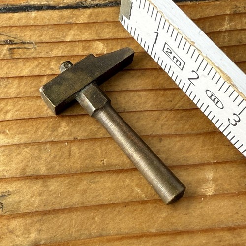 mini Tischlerhammer Bronze Schmuck Miniatur Hammer Anhänger 3,4cm 6,5 g Vintage