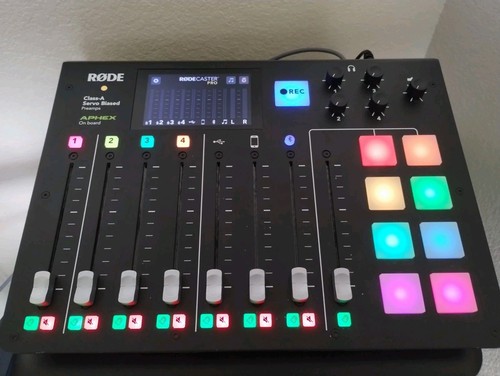 Rode RODECaster Pro Podcast Production Studio w/Original Box WORKING