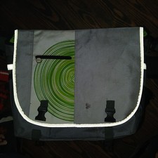 Microsoft XBox 360 Gaming Console Messenger Bag Shoulder Carry Travel Unused