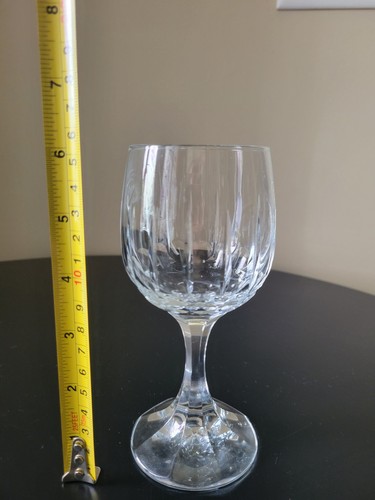 Schott Zwiesel Mayfair Wine Glass 6" Vertical Cuts Round Stemware - Picture 4 of 11