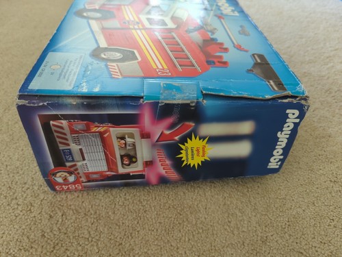 NIB Playmobil #5843 Fire Truck Vehicle Playset Firefighter 2007 - Picture 4 of 4