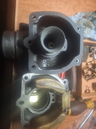IH M, 400 carburetor - Picture 2 of 6