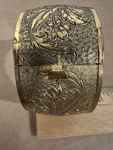 Vintage Wide Brass Engraved/Etched Bangle Bracelet A2 - Picture 7 of 9