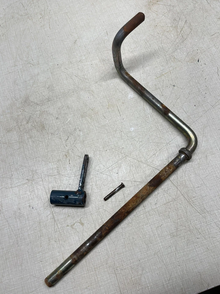 Bloqueo y brazo diferencial tractor Kubota B7100 HST Foto 3 de 3