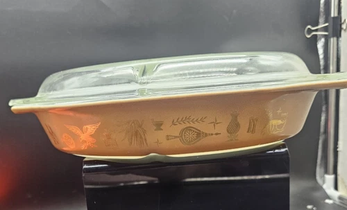 PYREX Early American Divided Casserole Dish Brown Gold Oval 1.5 Qt. w Lid Vtg