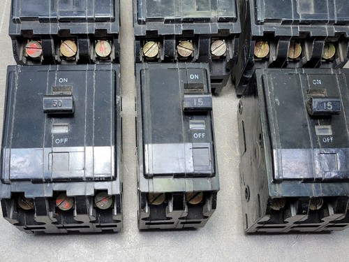 Lot of 6 Square D 4 of 30A and 2 of 15A, 240V TYPE/HACR  - Picture 3 of 12