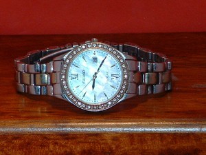Pre-Owned-Women-s-Seiko-Solar-V137-OAAO-Date-Analog-Quartz-Watch