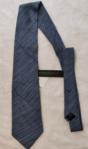 DONNA KARAN 100% SILK MEN NECKTIE BLUE Striped NEW Saks Fifth Avenue Made In USA