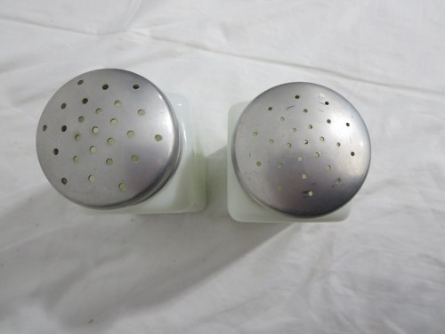 Vintage McKee Salt and Pepper Shakers Milk Glass - Picture 5 of 6