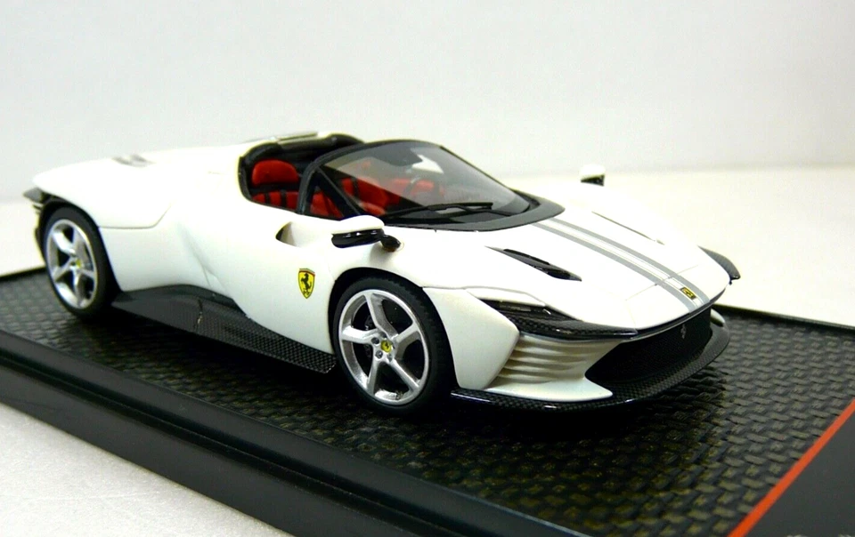 FERRARI Daytona SP3 serie ICONA Bianco LTD BBR MODELS 1:43 - Immagine 2 di 4