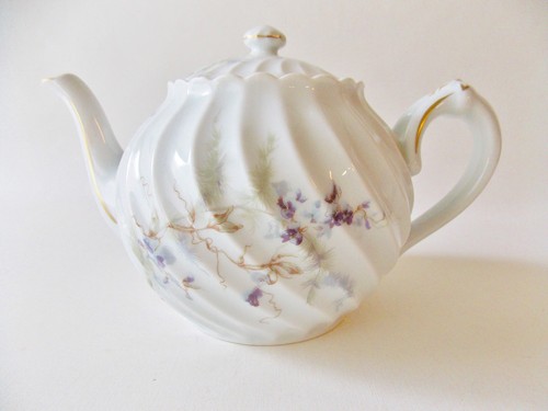 HAVILAND LIMOGES ORSAY TEEKANNE & SIEBEN TASSEN UNTERTASSEN SET LAVENDEL LILA WEISS - Bild 2 von 12