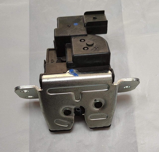 2016 Hyundai I10 Hatchback Tailgate Boot Latch Lock 81230b4010 for