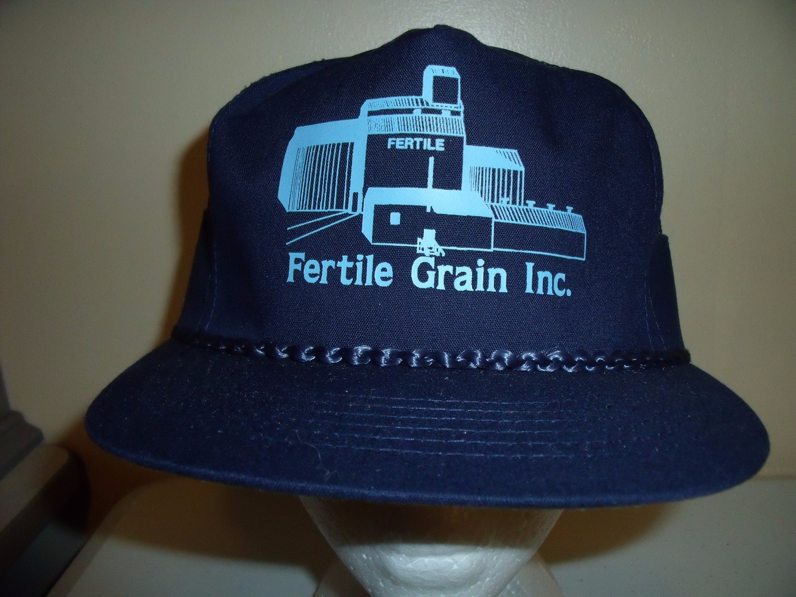 Vintage FERTILE GRAIN MInnesota Mesh SNAPBACK Baseball Cap Trucker Hat Lid W