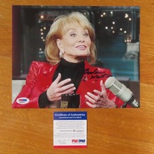 Broadcast Journalist BARBARA WALTERS signed 8x10 Photo PSA / DNA M83837