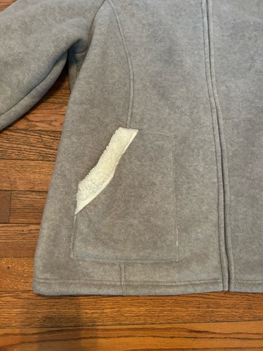 D & Co Coat Women's Gray & White Winter Coat Size: 1X Fleece/Sherpa - Picture 3 of 4