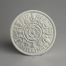 Great Britain 1955 - 2 Shillings -Elizabeth II 1st Portrait; Without 'BRITT:OMN'