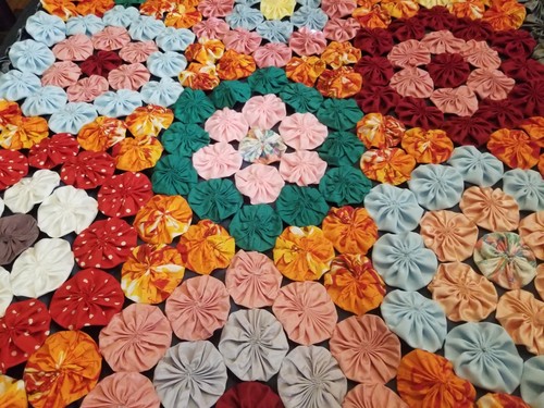 Vintage AMERICANA YoYo Quilt Bed Chair Cover Handmade approx  76x44  - Picture 3 of 11