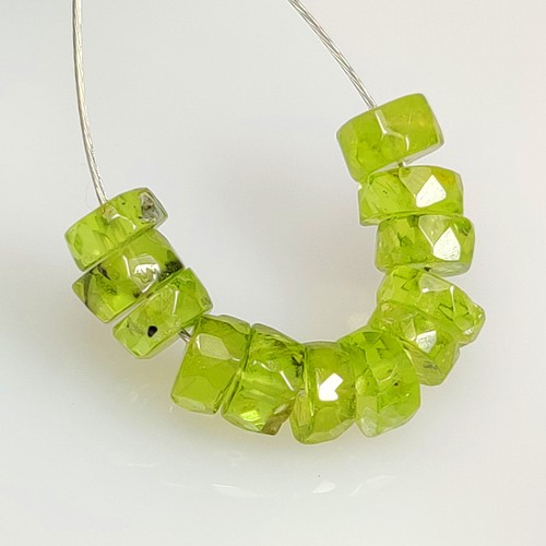 10.54 Ct  Natural Green Peridot Round Beads - 9210 - Picture 1 of 2