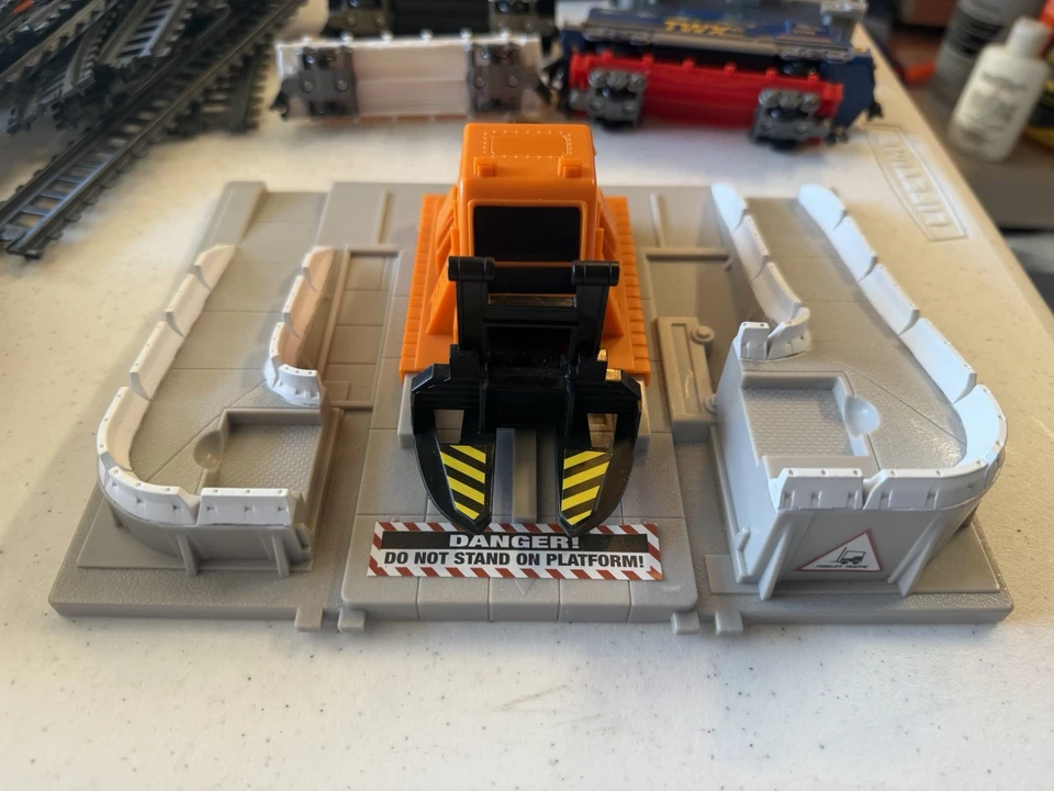 Huge Lot Jakks Power Trains Auto Loader Set w/ Extra Track Cars Accessories - Image 4 of 4