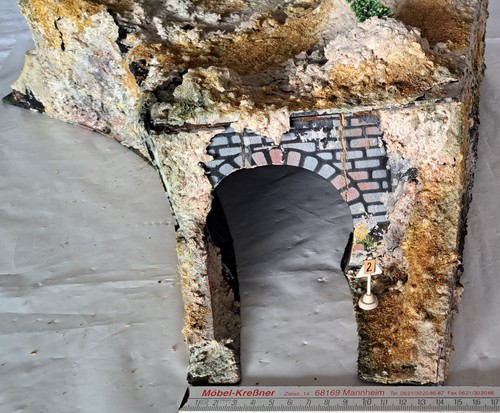 Auflösung:Nachlass.Altes Modellbahn-Zubehör HO-Kibri Gebirgstunnel-Gemarkt- - Bild 13 von 16