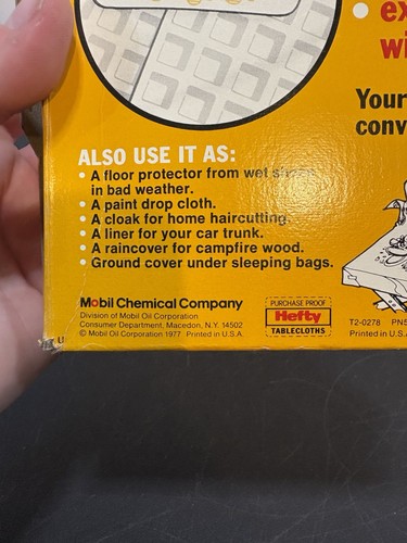 VTG Hefty Table Cloths Twin Pack NIB Embossed Cloth Like - Picture 9 of 10