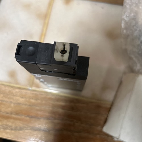 New Festo CPE18-M1H-5LS-1/4 Air Valve  - Picture 7 of 7