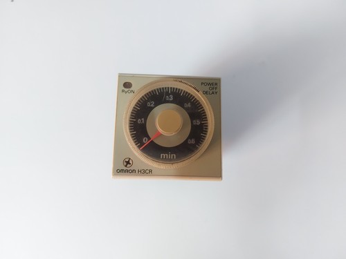Omron H3CR-H8L Zeitschaltuhr - Bild 1 von 8