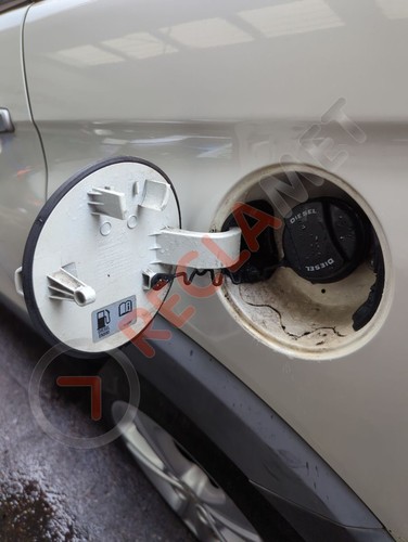 2013 CHEVROLET CAPTIVA LTZ VCDI ES FUEL FLAP FILLER ASSEMBLY - Picture 4 of 8