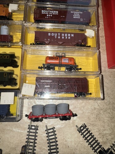 N Maßstab Modelleisenbahn Gelände mit 15 Wagen 54 Stück Gleistransformator Atlas Bachmann EUC - Bild 4 von 13