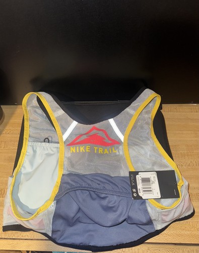 Nike Trail Running Vest Men’s Size SMALL-New With Tag - Picture 2 of 3