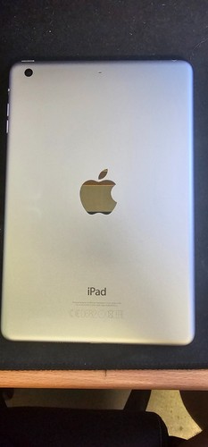 Apple iPad mini 3 16GB, Wi-Fi, 7.9in - Silver - Picture 2 of 4