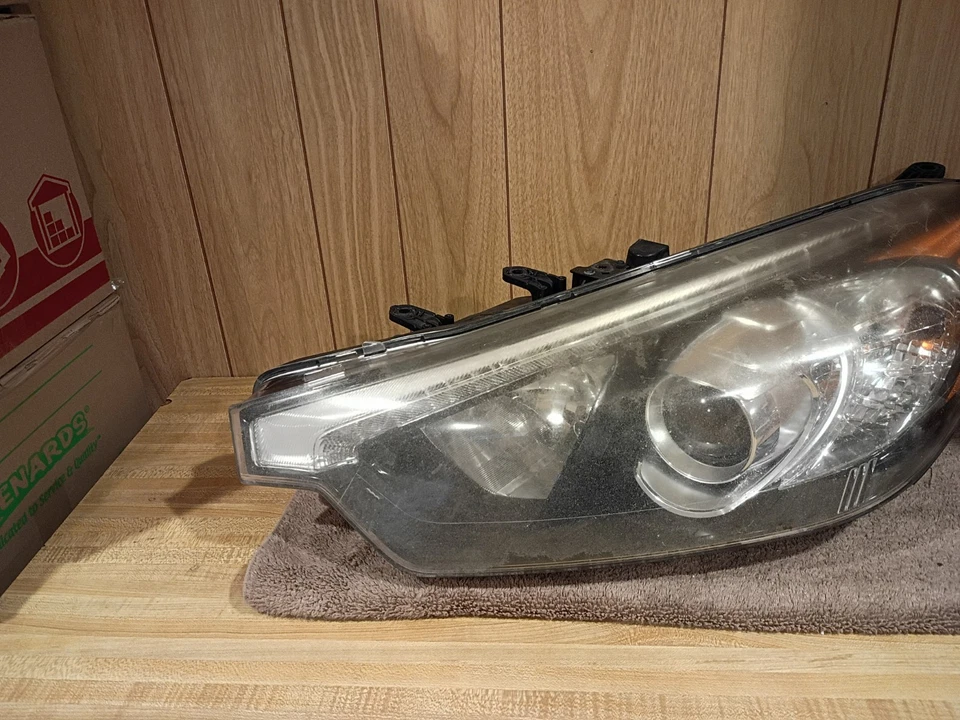 Faro halógeno Kia Forte 2014-2016 con LED lado izquierdo del conductor genuino OEM leer Foto 3 de 4