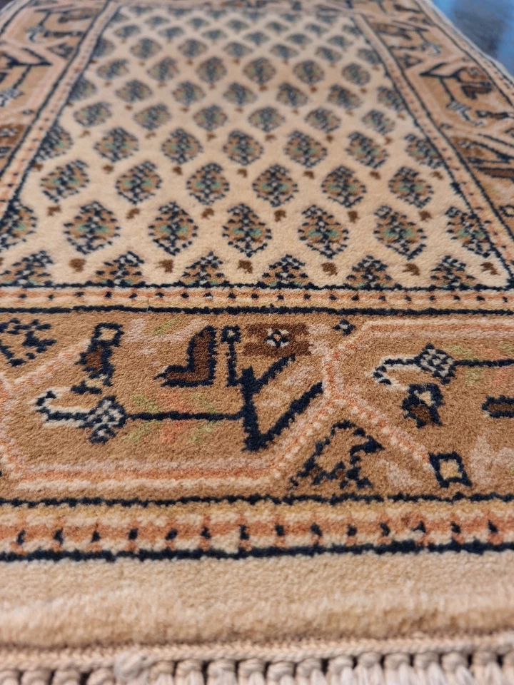 hand knotted wool rug - Image 2 of 3